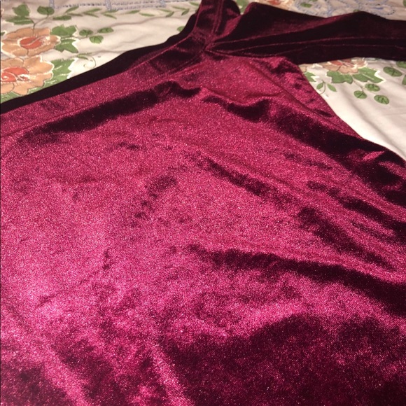 Forever 21 Off-Shoulder Velvet Bodycon Dress - Picture 5 of 6